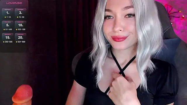 Ohmy Nora  online show from 20, 11, 2025