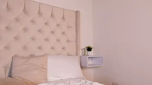 Snapshot of bella_bloomg chatting on 24, 1, 2025 bella bloomg online show from 24, 1, 2025