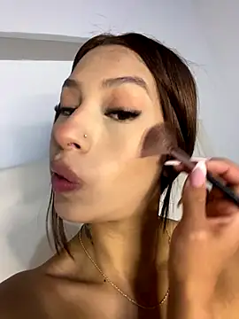 Snapshot of bella_bloomg chatting on 25, 11, 2025 bella bloomg online show from 25, 11, 2025