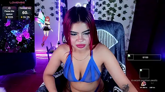 Snapshot of saray__jones chatting on 4, 12, 2025 saray jones online show from 4, 12, 2025