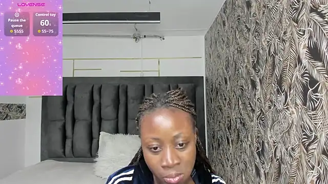 Snapshot of Sara_Naugty chatting on 17, 9, 2025 Sara Naugty online show from 17, 9, 2025
