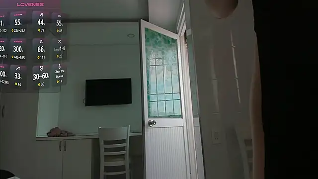 Snapshot of Yuki_miiii chatting on 30, 11, 2025 Yuki miiii online show from 30, 11, 2025