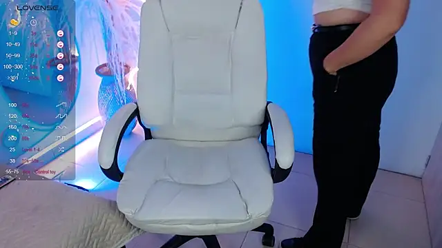 Snapshot of Sofi_BBW chatting on 18, 2, 2025 Sofi BBW online show from 18, 2, 2025