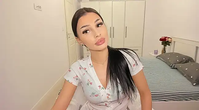 HelenShawn online show from 18, 2, 2025