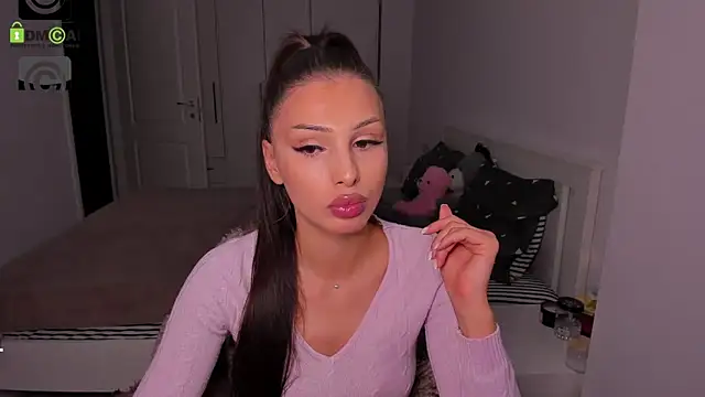 HelenShawn online show from 10, 10, 2025