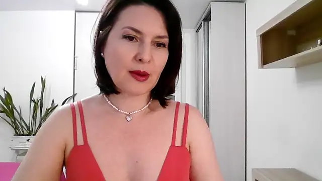 Victoria Glam online show from 14, 11, 2025