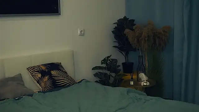 VeronaCritchlow online show from 2, 3, 2025