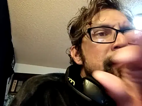 Snapshot of Johndis805 chatting on 28, 10, 2025 Johndis805 online show from 28, 10, 2025