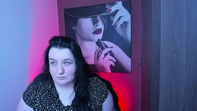 Snapshot of QueenOfHaze chatting on 18, 12, 2025 QueenOfHaze online show from 18, 12, 2025