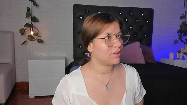 Snapshot of Hannah_Jonhson chatting on 25, 1, 2025 Hannah Jonhson online show from 25, 1, 2025