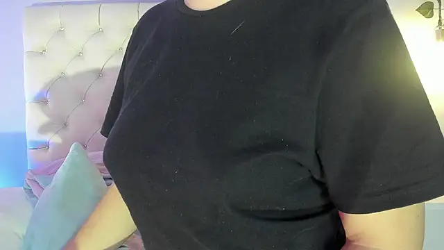 Snapshot of Hannah_Jonhson chatting on 23, 2, 2025 Hannah Jonhson online show from 23, 2, 2025