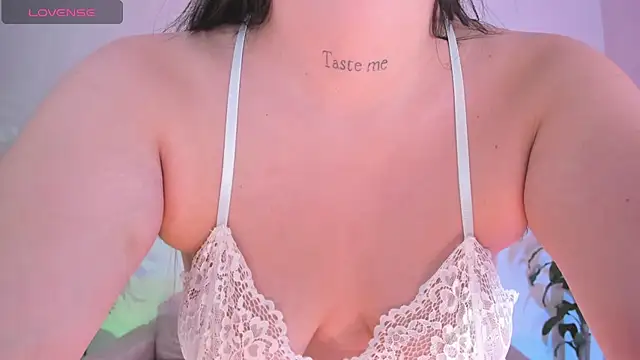 Snapshot of Hannah_Jonhson chatting on 29, 11, 2025 Hannah Jonhson online show from 29, 11, 2025