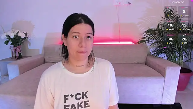 Snapshot of Hannah_Jonhson chatting on 20, 12, 2025 Hannah Jonhson online show from 20, 12, 2025