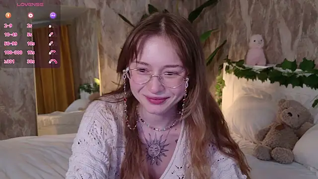 Snapshot of Yo_Pixxie chatting on 10, 10, 2025 Yo Pixxie online show from 10, 10, 2025