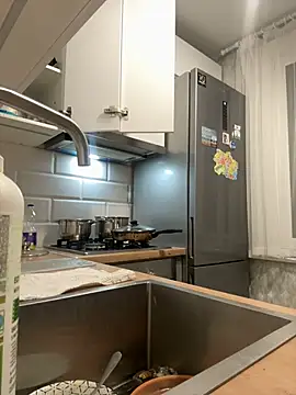 Donna Sun online show from 10, 2, 2025