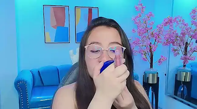 Snapshot of Lilyy_evans chatting on 8, 3, 2025 Lilyy evans online show from 8, 3, 2025