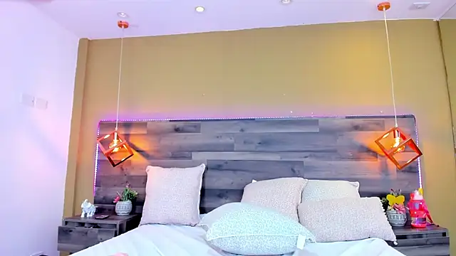 MeganCrow online show from 9, 3, 2025