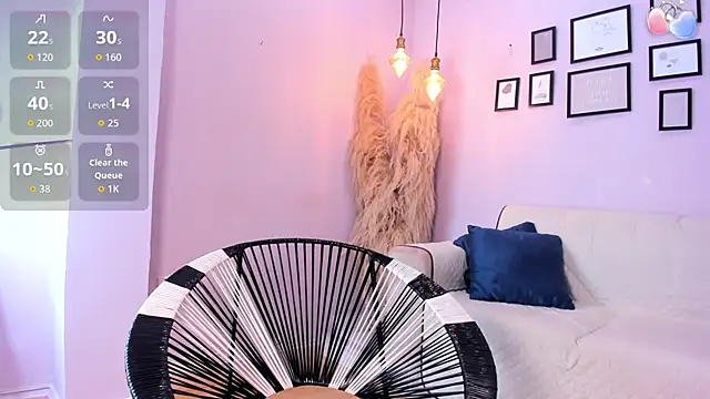 Snapshot of alana_rossetti chatting on 8, 11, 2025 alana rossetti online show from 8, 11, 2025