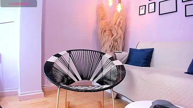 Snapshot of alana_rossetti chatting on 16, 11, 2025 alana rossetti online show from 16, 11, 2025