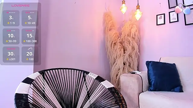 Snapshot of alana_rossetti chatting on 20, 11, 2025 alana rossetti online show from 20, 11, 2025