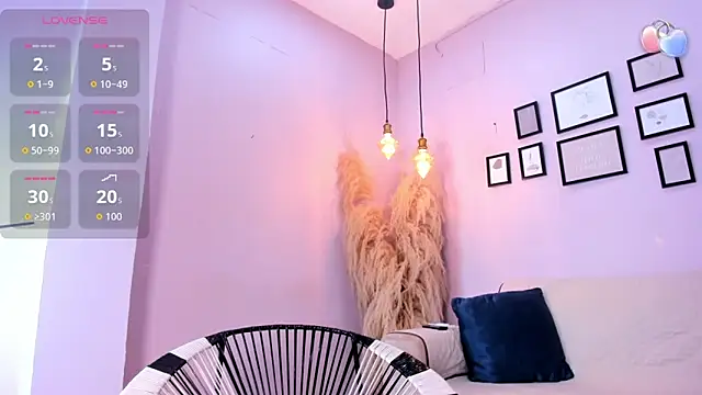 Snapshot of alana_rossetti chatting on 15, 12, 2025 alana rossetti online show from 15, 12, 2025