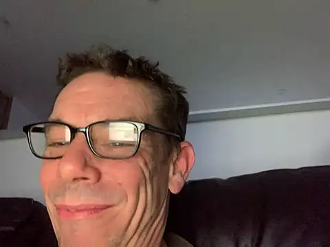 Snapshot of Kenhornu chatting on 5, 3, 2026 Kenhornu online show from 5, 3, 2026