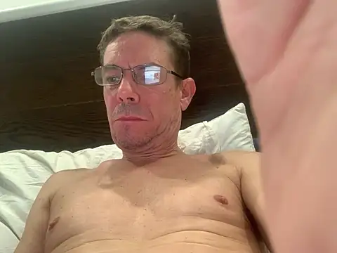 Snapshot of Kenhornu chatting on 8, 3, 2026 Kenhornu online show from 8, 3, 2026