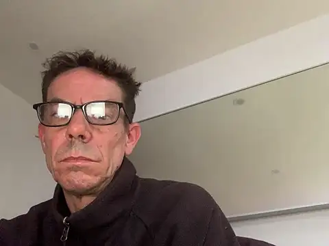 Snapshot of Kenhornu chatting on 15, 3, 2026 Kenhornu online show from 15, 3, 2026