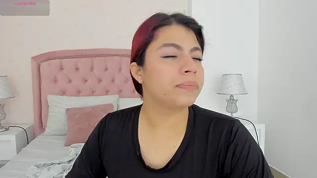 Snapshot of Kendall__Fox chatting on 22, 11, 2025 Kendall Fox online show from 22, 11, 2025