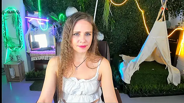 EmiliaBedy online show from 12, 11, 2025