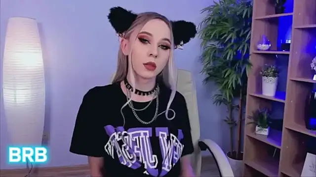 Snapshot of Shiny_Jennifer chatting on 13, 2, 2025 Shiny Jennifer online show from 13, 2, 2025