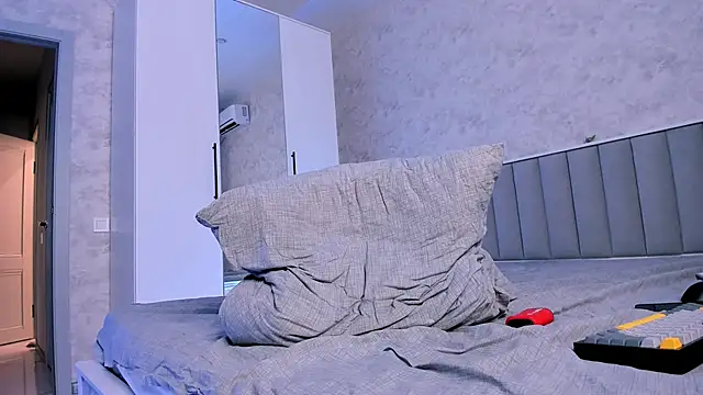 Snapshot of Shiny_Jennifer chatting on 7, 10, 2025 Shiny Jennifer online show from 7, 10, 2025