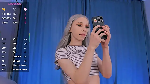 Snapshot of Shiny_Jennifer chatting on 8, 11, 2025 Shiny Jennifer online show from 8, 11, 2025