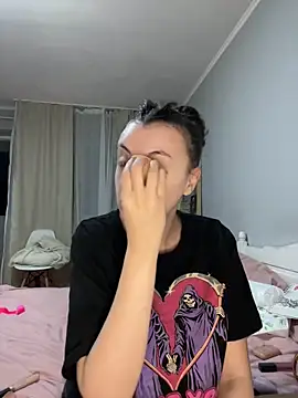 bunnythetailor online show from 5, 11, 2025