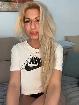 Snapshot of BabyBell69 chatting on 6, 3, 2025 BabyBell69 online show from 6, 3, 2025