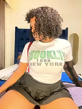 Snapshot of Boneca25 chatting on 2, 2, 2025 Boneca25 online show from 2, 2, 2025