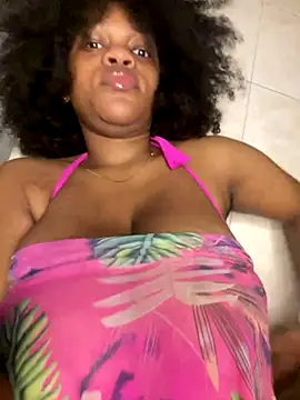 Snapshot of Boneca25 chatting on 2, 11, 2025 Boneca25 online show from 2, 11, 2025