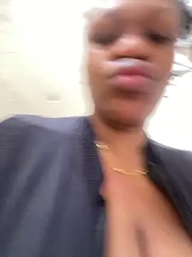 Snapshot of Boneca25 chatting on 24, 11, 2025 Boneca25 online show from 24, 11, 2025