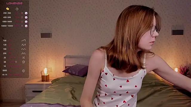 Snapshot of ElvinaBestwick chatting on 1, 3, 2025 ElvinaBestwick online show from 1, 3, 2025