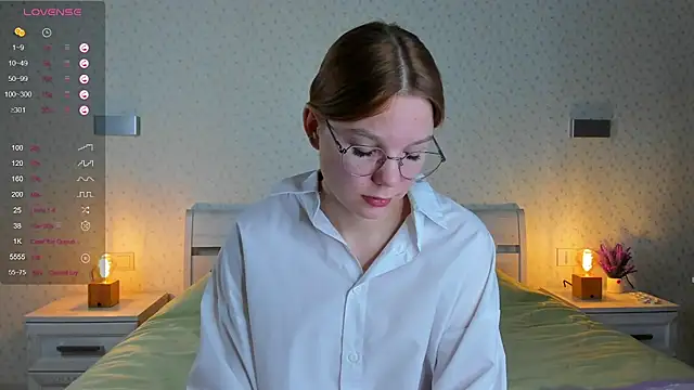 Snapshot of ElvinaBestwick chatting on 7, 3, 2025 ElvinaBestwick online show from 7, 3, 2025