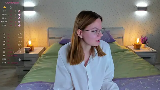 Snapshot of ElvinaBestwick chatting on 7, 3, 2025 ElvinaBestwick online show from 7, 3, 2025