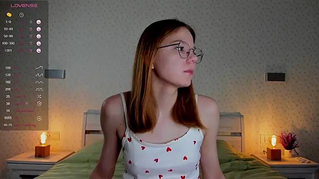 Snapshot of ElvinaBestwick chatting on 8, 3, 2025 ElvinaBestwick online show from 8, 3, 2025