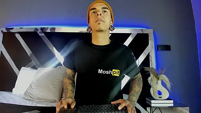 Snapshot of kaletattoo chatting on 2, 3, 2025 kaletattoo online show from 2, 3, 2025