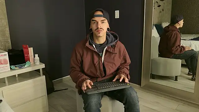 Snapshot of kaletattoo chatting on 24, 10, 2025 kaletattoo online show from 24, 10, 2025