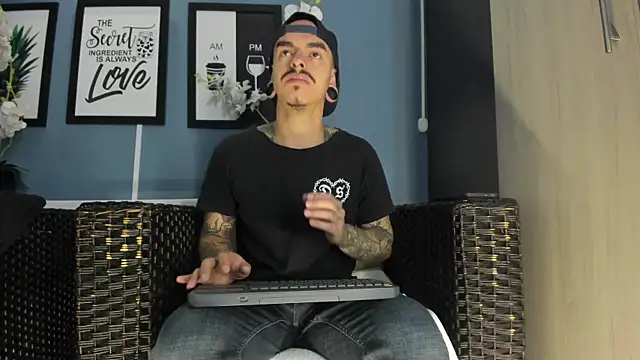 Snapshot of kaletattoo chatting on 30, 10, 2025 kaletattoo online show from 30, 10, 2025