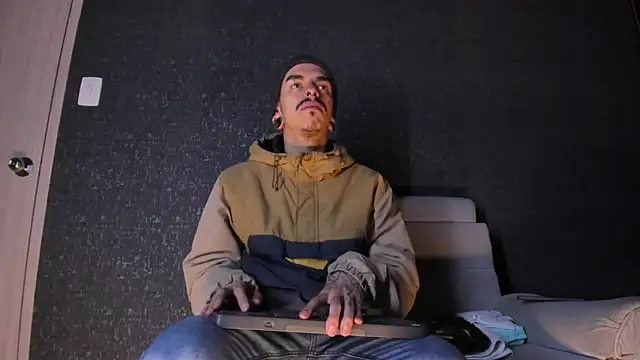 Snapshot of kaletattoo chatting on 29, 11, 2025 kaletattoo online show from 29, 11, 2025