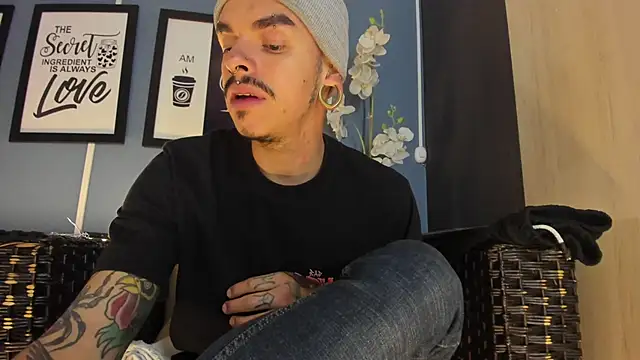 Snapshot of kaletattoo chatting on 3, 12, 2025 kaletattoo online show from 3, 12, 2025