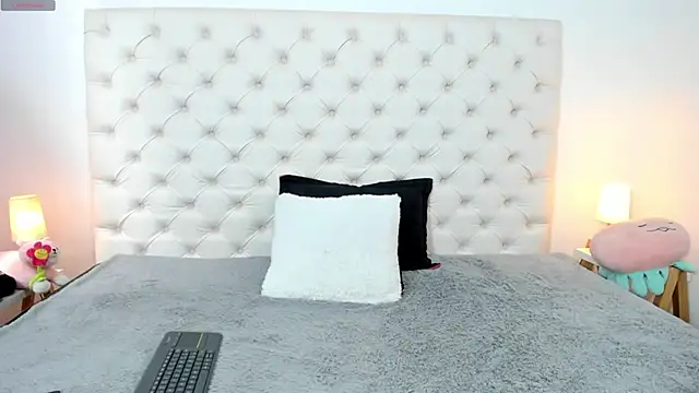 Snapshot of esmeralda06 chatting on 20, 2, 2025 esmeralda06 online show from 20, 2, 2025