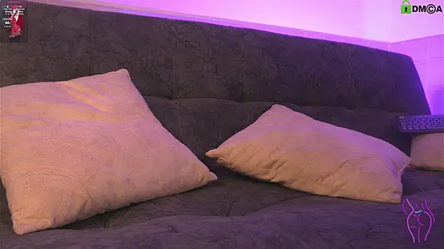 Ximena  1 online show from 15, 11, 2025