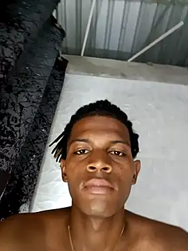 Snapshot of SlykaandpettterX chatting on 4, 2, 2025 SlykaandpettterX online show from 4, 2, 2025